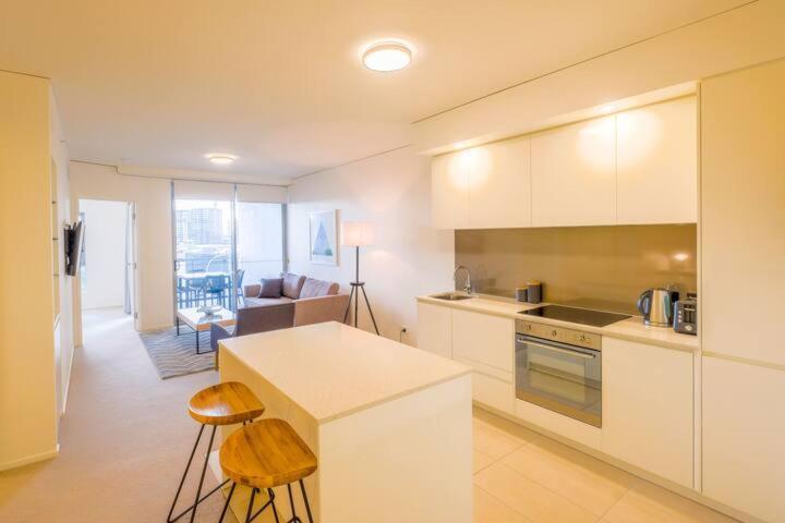 Executive Apartment With Pool & Gym Брисбен Экстерьер фото